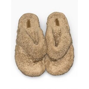 OLUKAI Kipe'a Heu Fuzzy Sandals Thongs Sz 11  NEW Shearling Sheep Wool